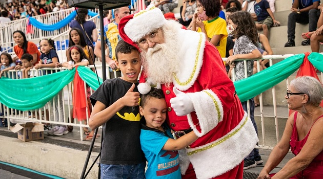 Empresário olimpiense promove arrecadação de brinquedos e alimentos para  serem doados neste natal - Voz Olimpiense