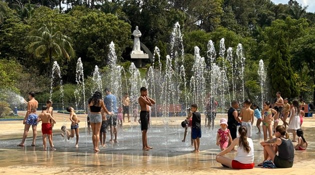 fonte interativa chafariz - parque espaço verde chico mendes - são caetano