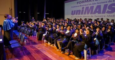 UNIMAIS forma mais de 100 Alunos em cerimônia no Teatro Paulo Machado em SCS